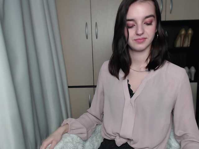 Live sex webcam photo for -LadyLUCK- #272439311