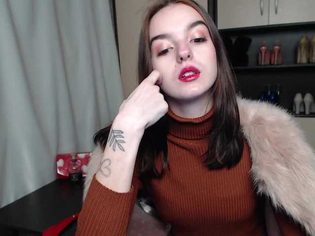 Live sex webcam photo for -LadyLUCK- #272992386