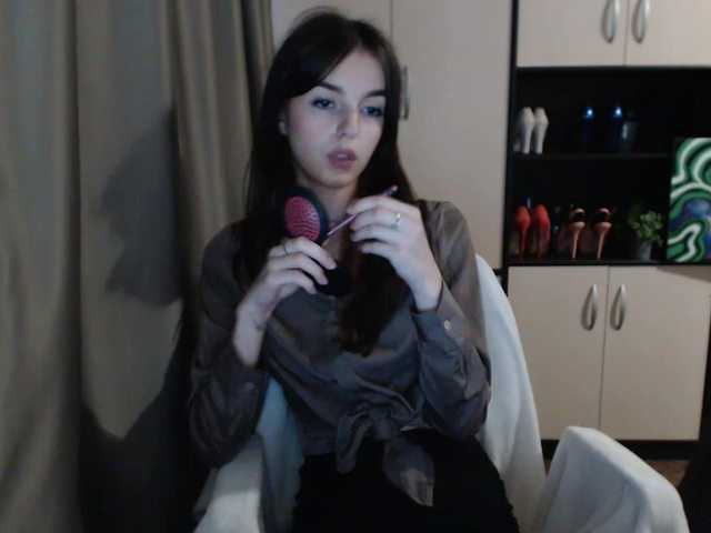 Live sex webcam photo for -LadyLUCK- #275657426