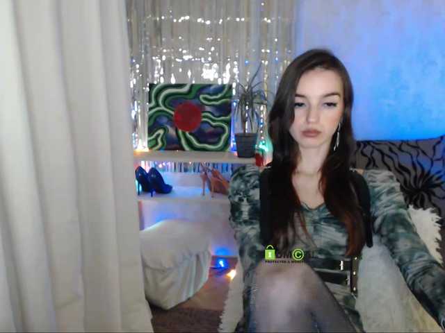 Live sex webcam photo for -LadyLUCK- #277288150