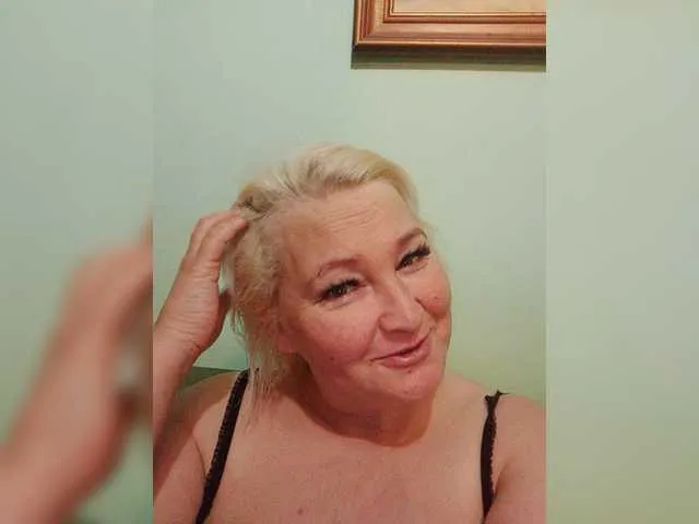 Live sex webcam photo for -Ledi-X- #272142738