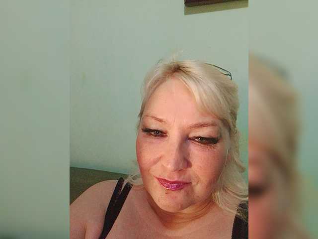 Live sex webcam photo for -Ledi-X- #273428297