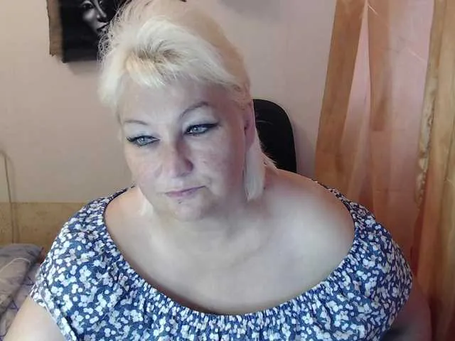 Live sex webcam photo for -Ledi-X- #275661525