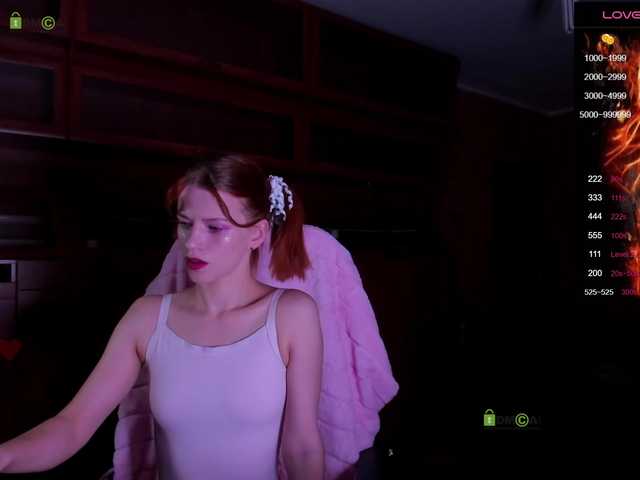 Live sex webcam photo for -LeeLoo- #276811575