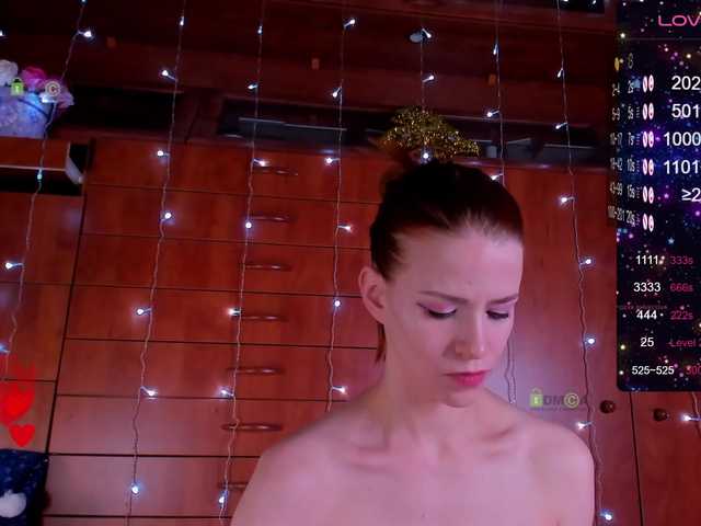 Live sex webcam photo for -LeeLoo- #277114896