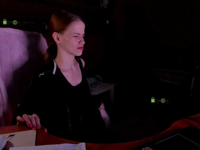 Live sex webcam photo for -LeeLoo- #277792719