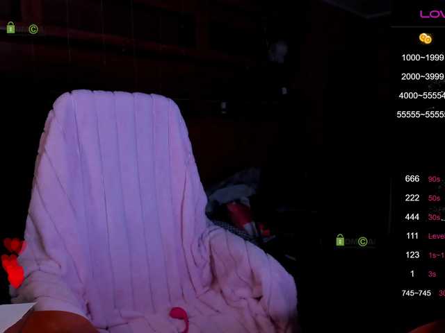 Live sex webcam photo for -LeeLoo- #277813399