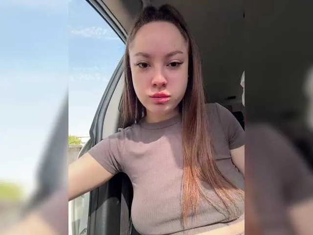 Live sex webcam photo for -LiaDark- #291823205