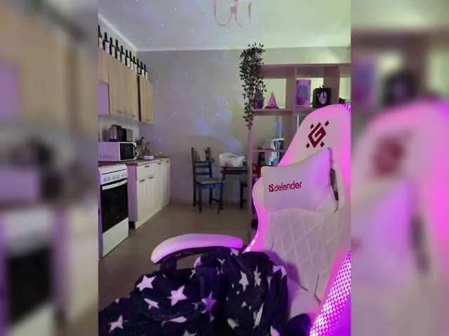 Live sex webcam photo for -LittleFairy- #290845657