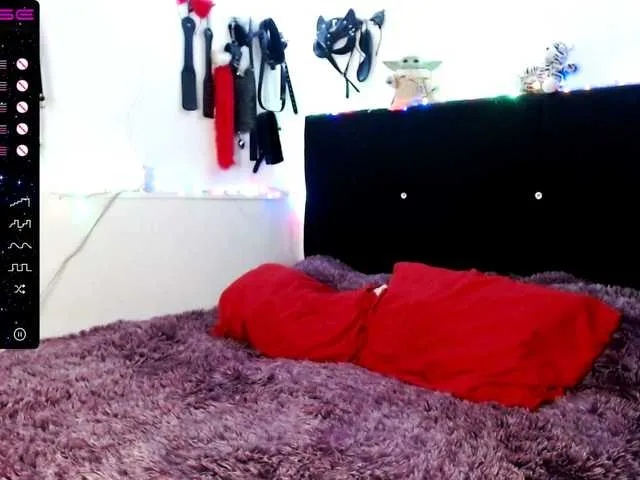 Live sex webcam photo for -LlonaKoons #272404743