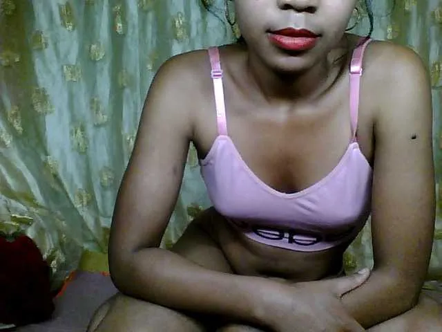 Live sex webcam photo for -Lolly- #272178104