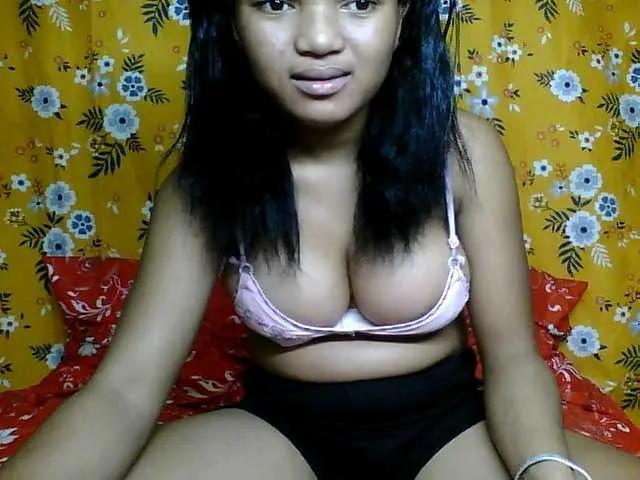 Live sex webcam photo for -Lolly- #273439798