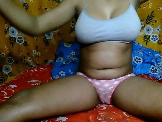 Live sex webcam photo for -Lolly- #273687625