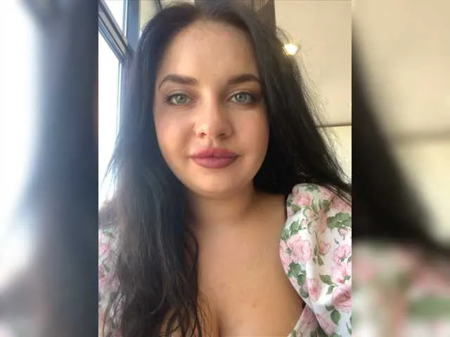 Live sex webcam photo for -Louise- #275990780