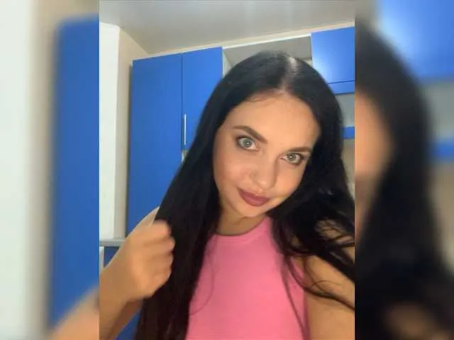 Live sex webcam photo for -Louise- #276038251