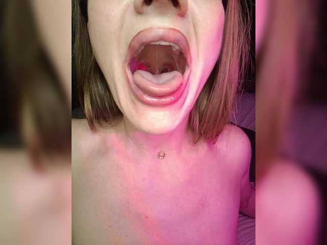 Live sex webcam photo for -MAlVINKA- #291388919