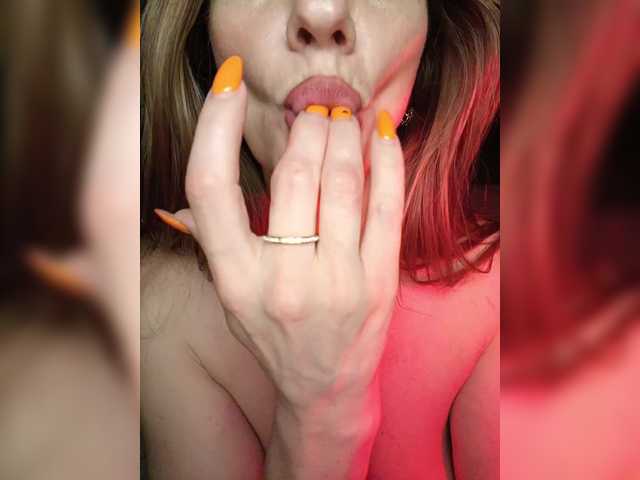 Live sex webcam photo for -MAlVINKA- #291498920