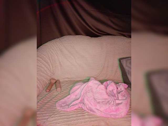 Live sex webcam photo for -MAlVINKA- #291849441