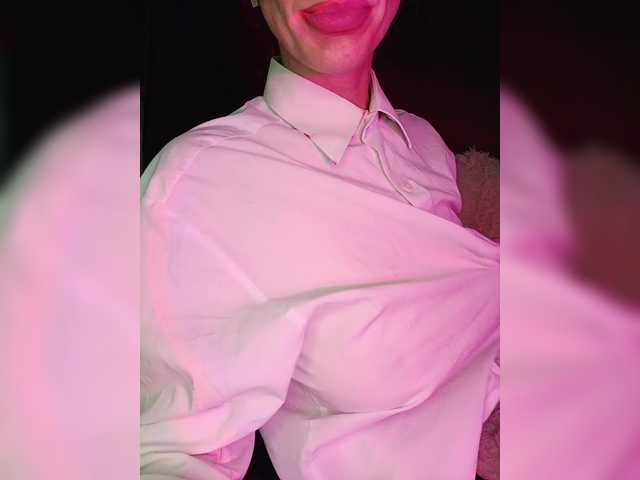 Live sex webcam photo for -MAlVINKA- #291991575