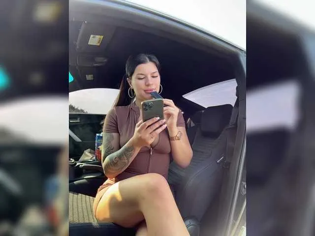 Live sex webcam photo for -MaybeBaby- #291445699