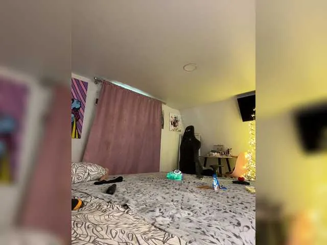 Live sex webcam photo for -MaybeBaby- #291656093