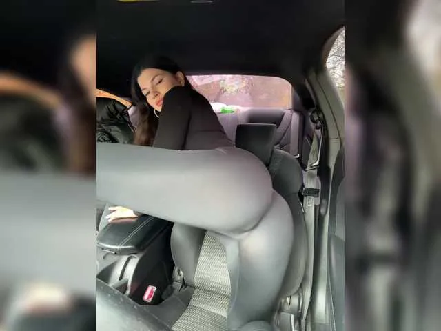 Live sex webcam photo for -MaybeBaby- #292034656