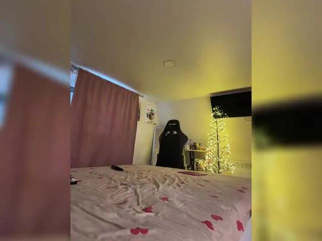 Live sex webcam photo for -MaybeBaby- #292355286