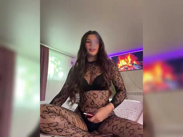 Live sex webcam photo for -MaybeBaby- #294130505