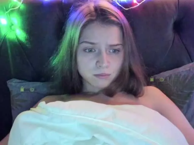 Live sex webcam photo for -Melissa- #271689716