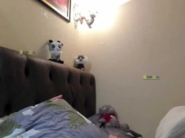 Live sex webcam photo for -Melissa- #272116350