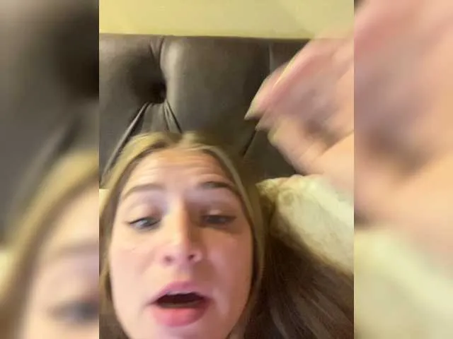 Live sex webcam photo for -Melissa- #274594607