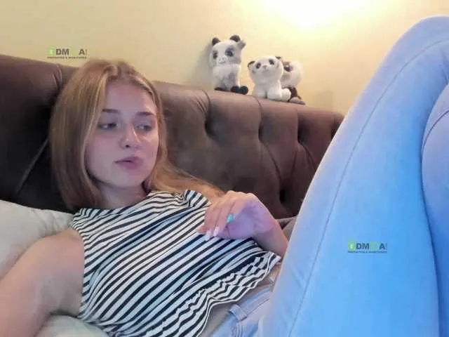 Live sex webcam photo for -Melissa- #274638670