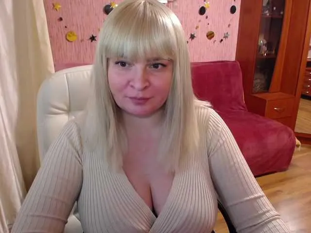 Live sex webcam photo for -MeowMeow- #290507778