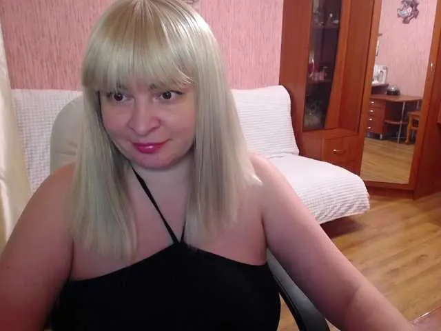 Live sex webcam photo for -MeowMeow- #291636100