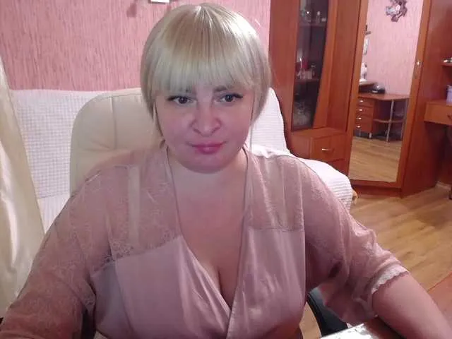 Live sex webcam photo for -MeowMeow- #291815301