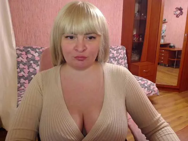 Live sex webcam photo for -MeowMeow- #292336332