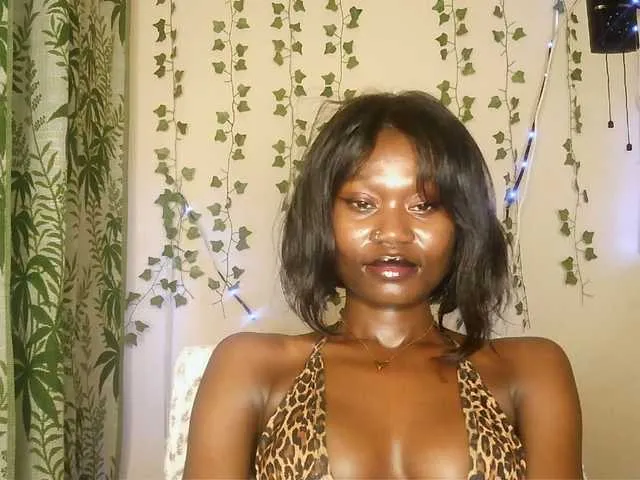 Live sex webcam photo for -Mirage #293944047