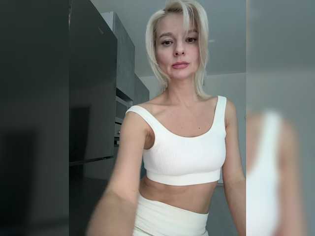 Live sex webcam photo for -Molly- #290622069