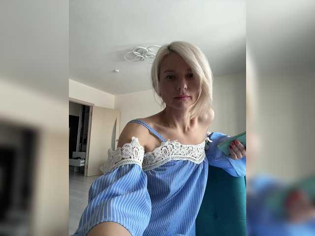 Live sex webcam photo for -Molly- #290660784