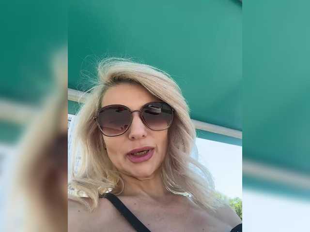 Live sex webcam photo for -Molly- #291172909