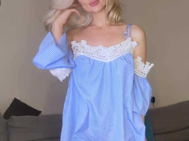 Live sex webcam photo for -Molly- #291218676