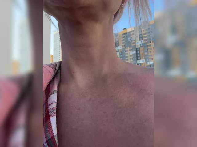 Live sex webcam photo for -Molly- #291339661