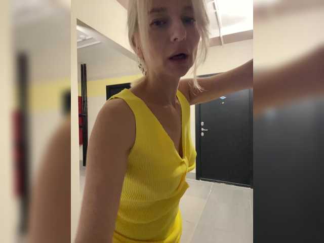 Live sex webcam photo for -Molly- #291438344