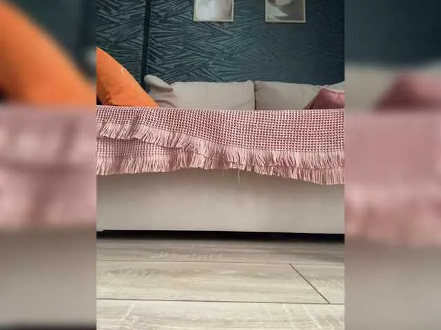 Live sex webcam photo for -Molly- #292040275