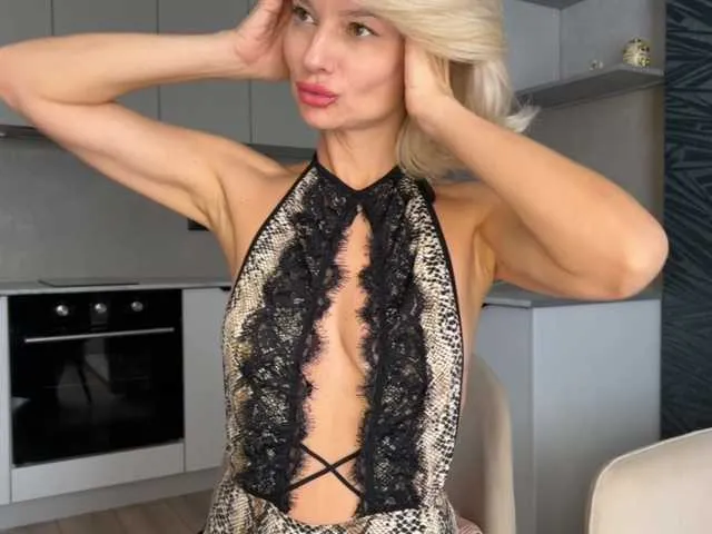 Live sex webcam photo for -Molly- #294105615