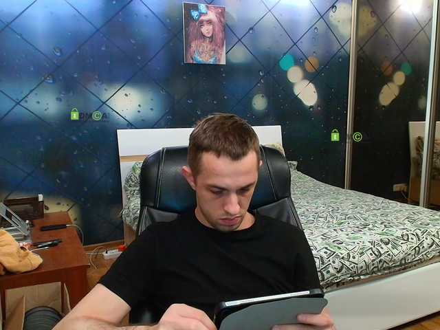 Live sex webcam photo for -MrLover- #292016337