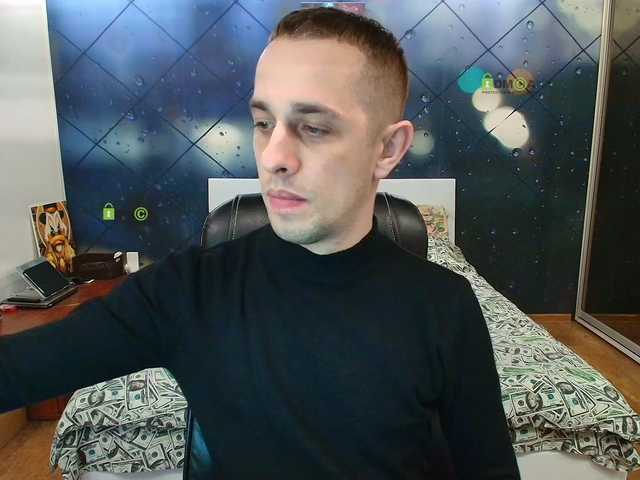 Live sex webcam photo for -MrLover- #292132126