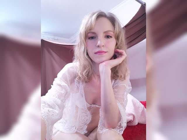 Live sex webcam photo for -My-Girl- #274280422