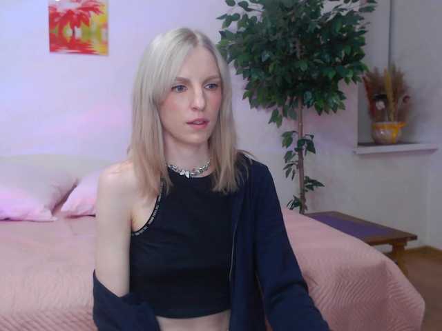 Live sex webcam photo for -My-Girl- #276918197