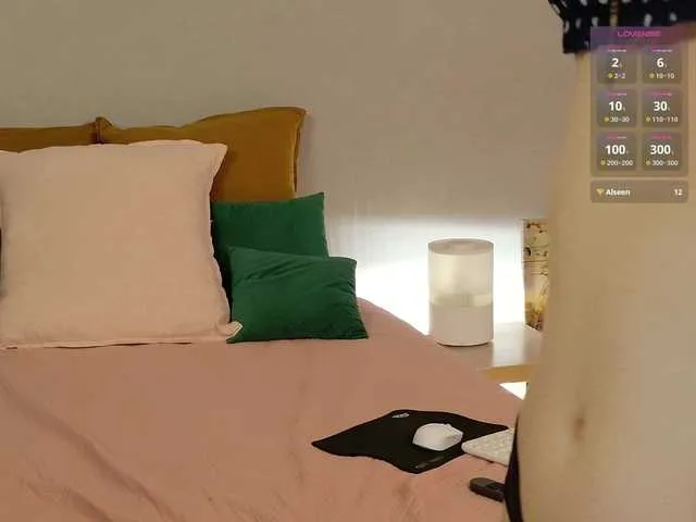 Live sex webcam photo for -My-Girl- #292166353